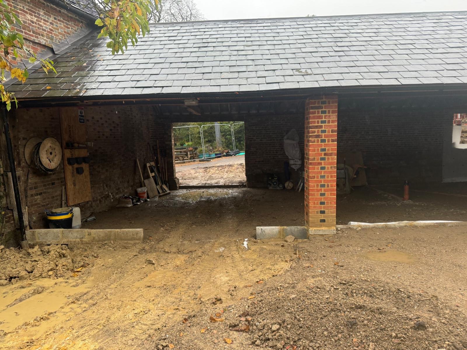 Grade II listed garage conversion supporting project photo 1